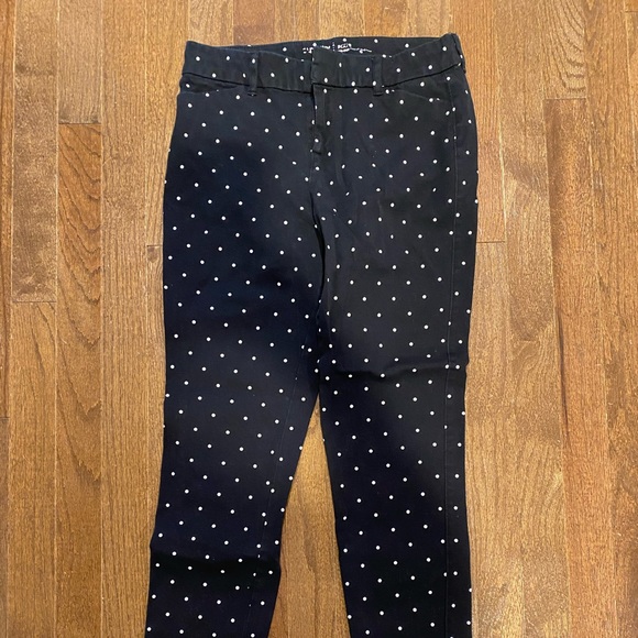 Old Navy Black and White polka dot Pixie Pants. Size 6 - Picture 1 of 2
